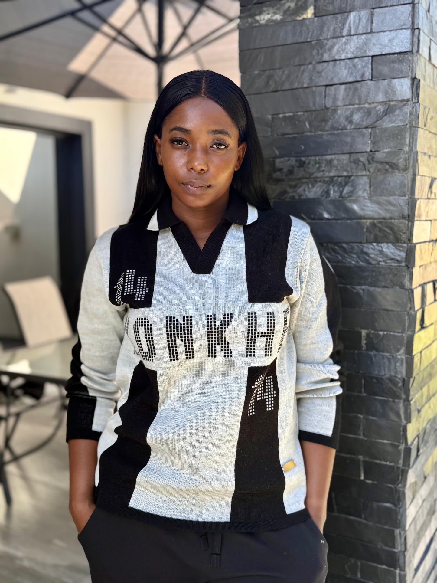 Konkhe 14 Unisex Long-sleeves V-neck