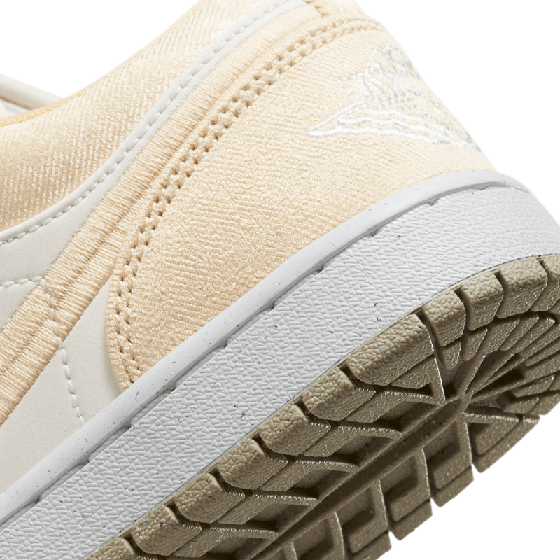 Air Jordan 1 Low SE (W)