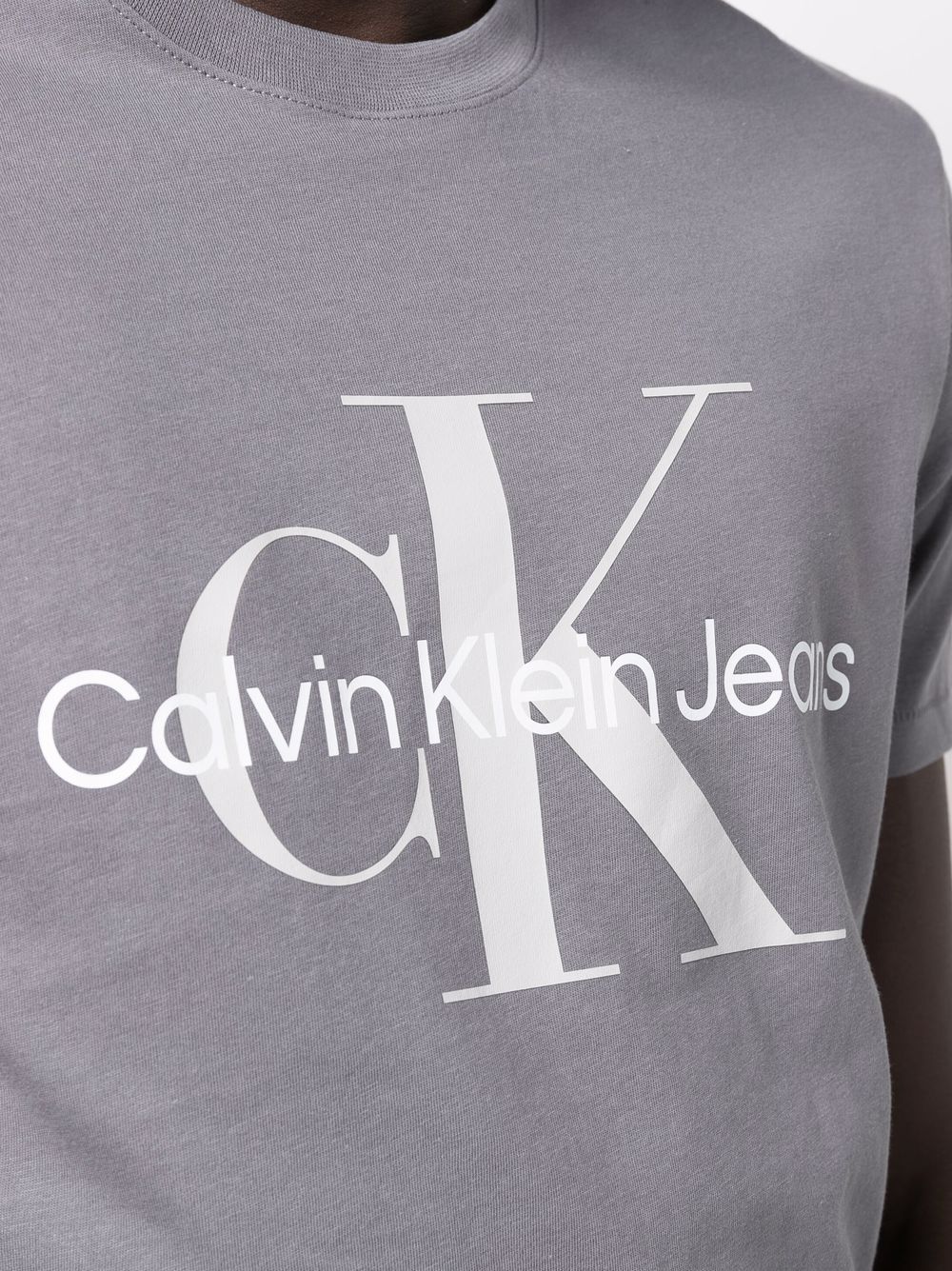 Calvin Klein T-shirt