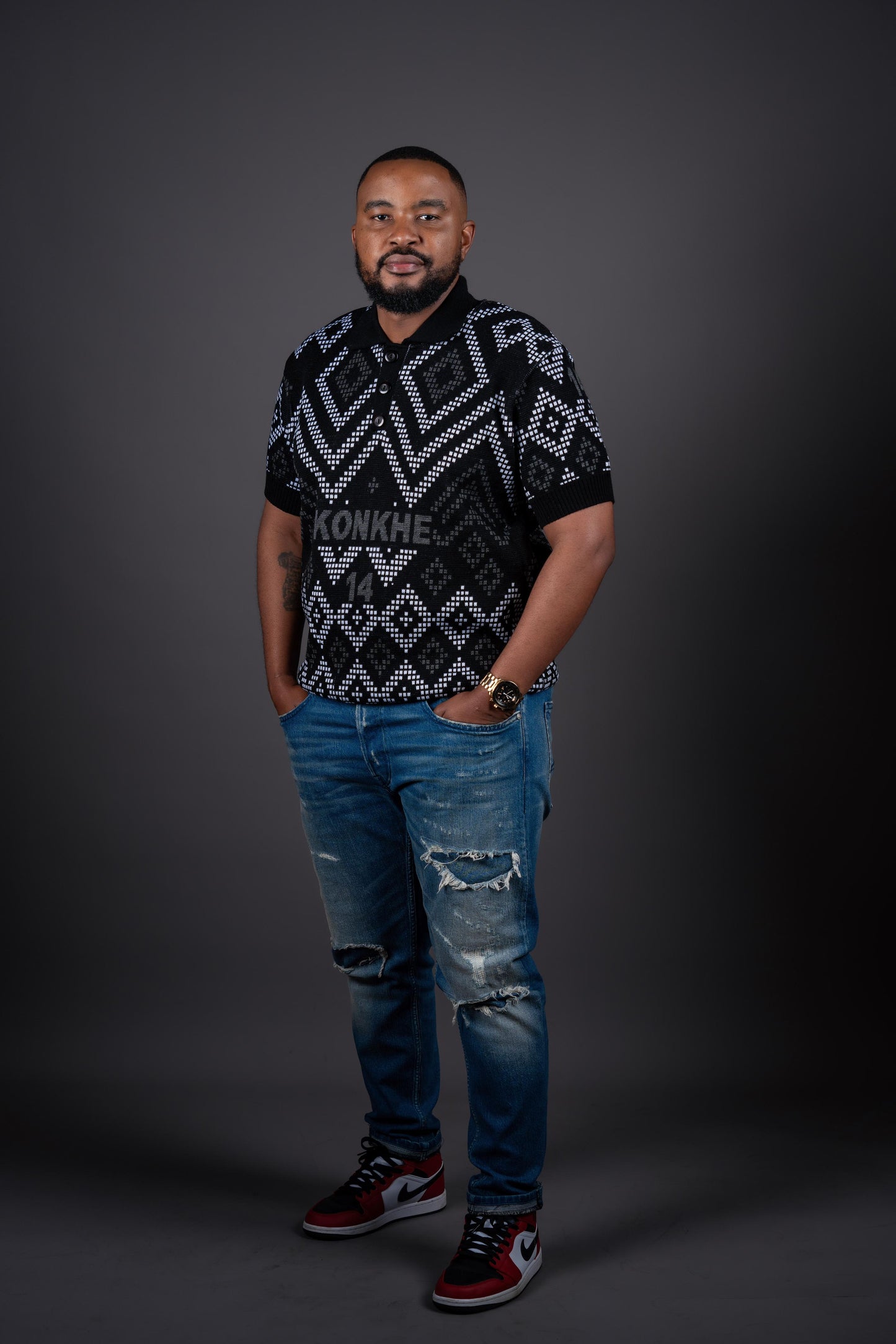 Konkhe 14 knitted Unisex Golfer T-shirt “Umkhandi – The Craftsman”