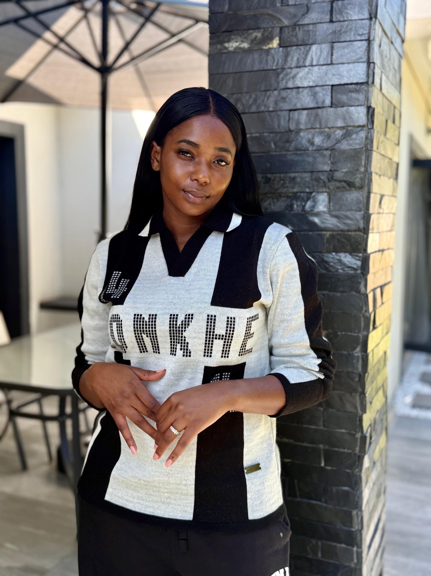 Konkhe 14 Unisex Long-sleeves V-neck