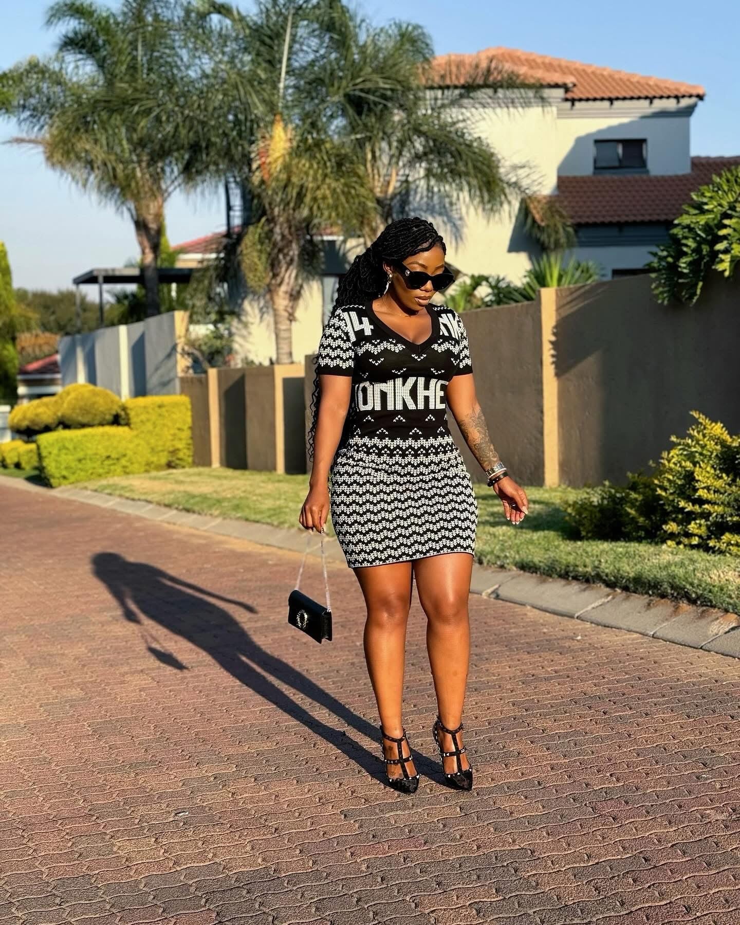 Konkhe 14 Premium v-neck knit Dress