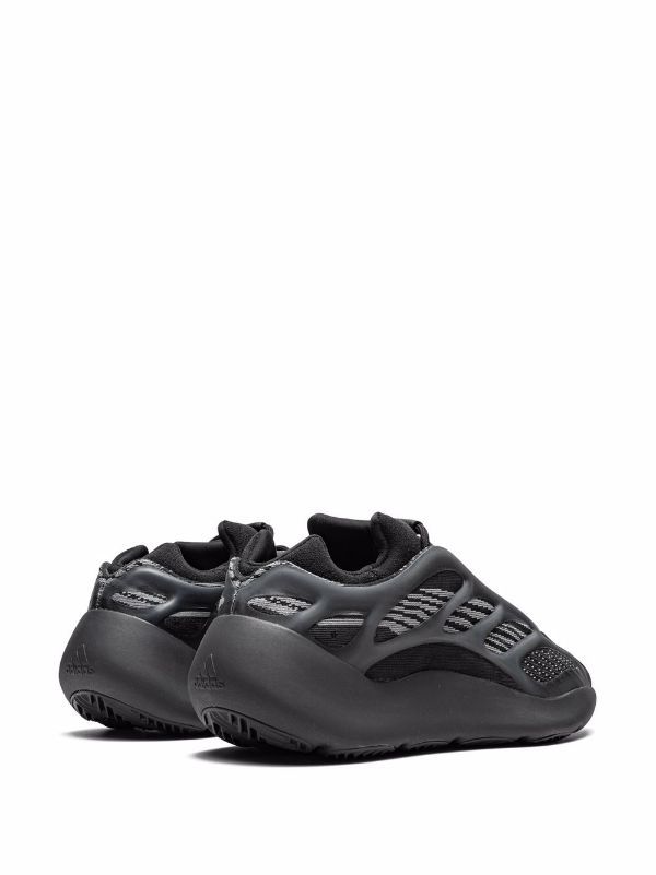 Adidas YEEZY Boost 700 V3 Black (Unisex)