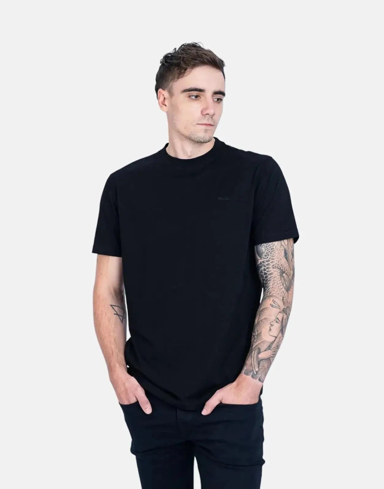 Fade Essential Slim Black T-Shirt