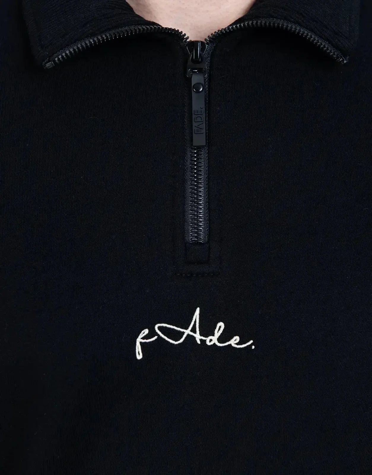 Fade Signature Quarterzip Sweatshirt Black