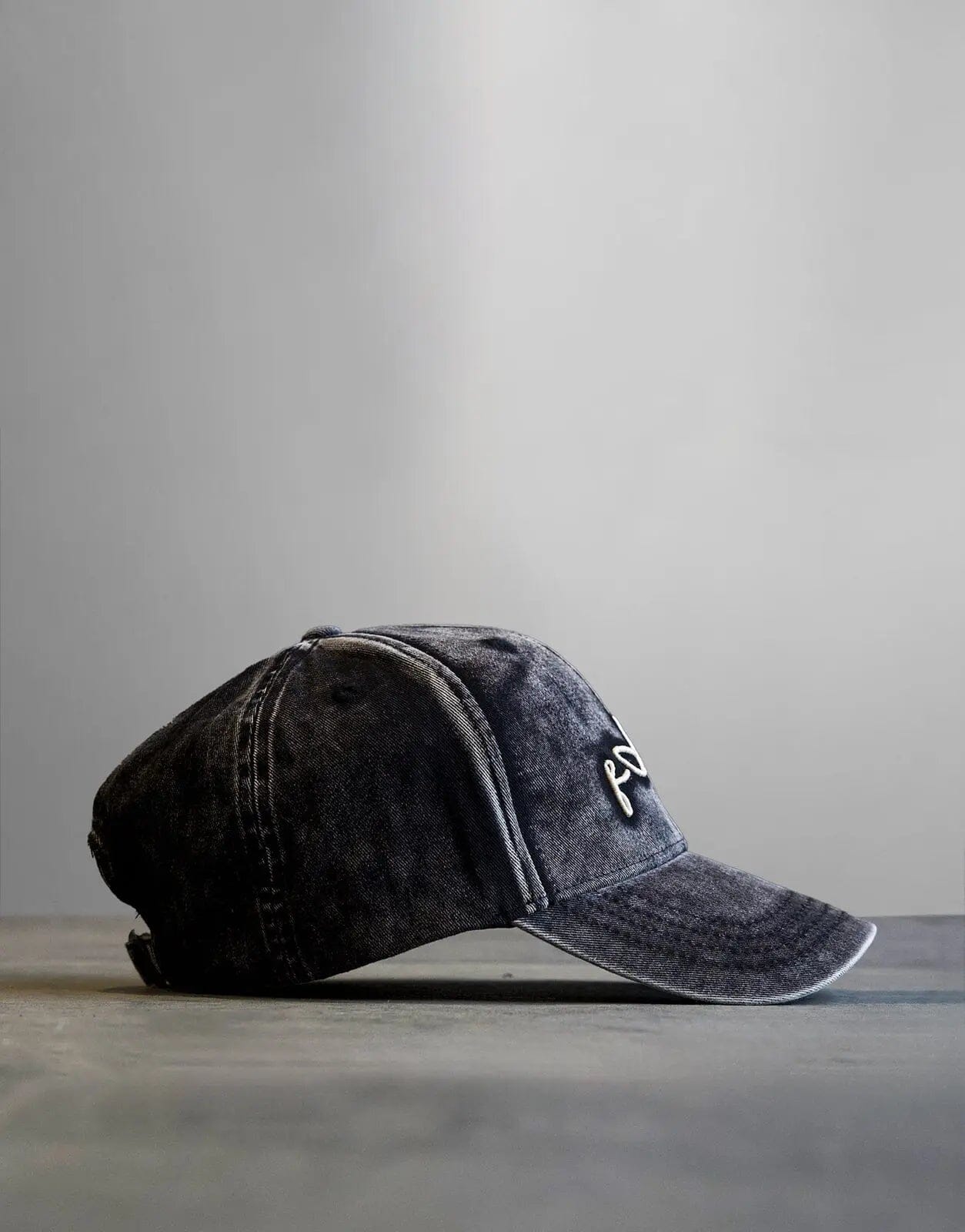 Fade Signature Washed Grey Cap