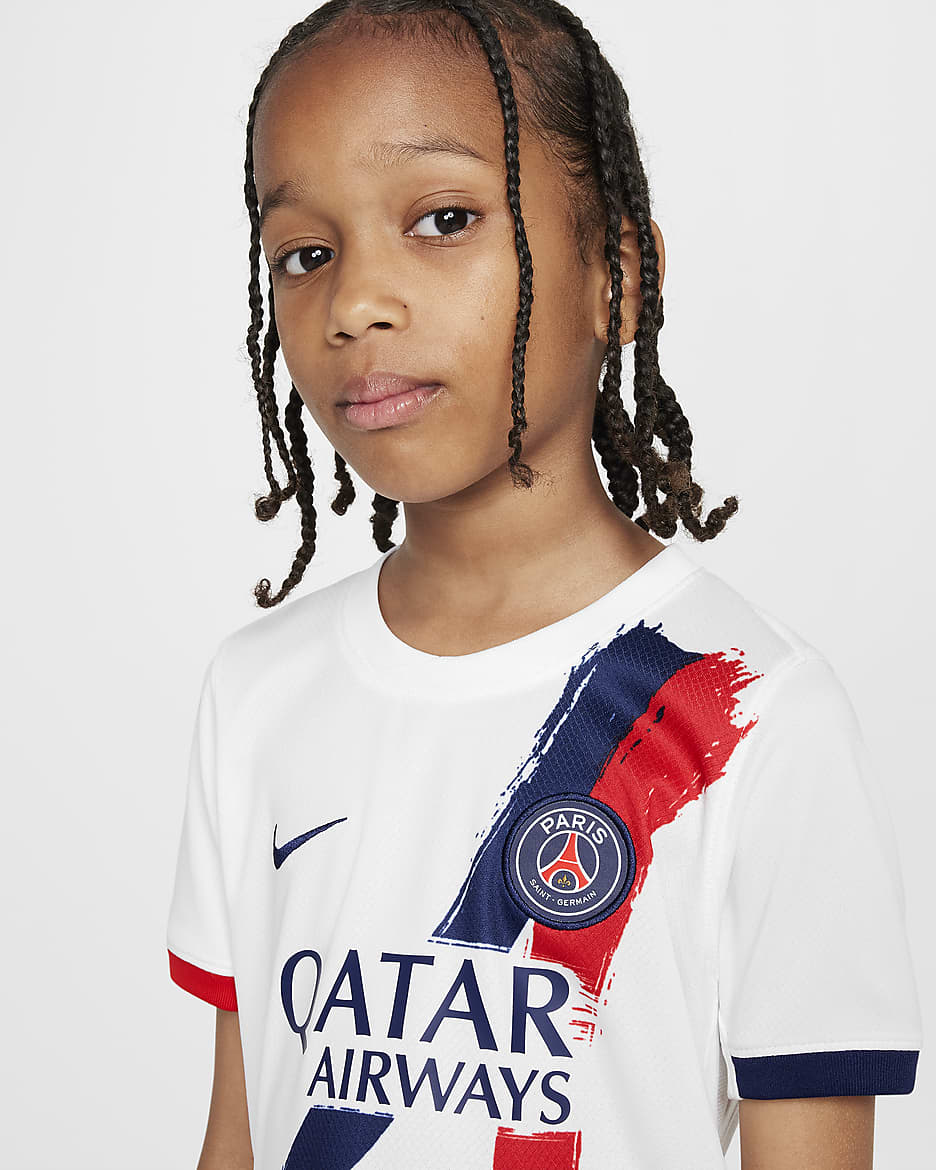 Paris Saint-Germain 2024/25 Stadium Away
Younger Kids' Nike Football Replica 3-Piece Kit