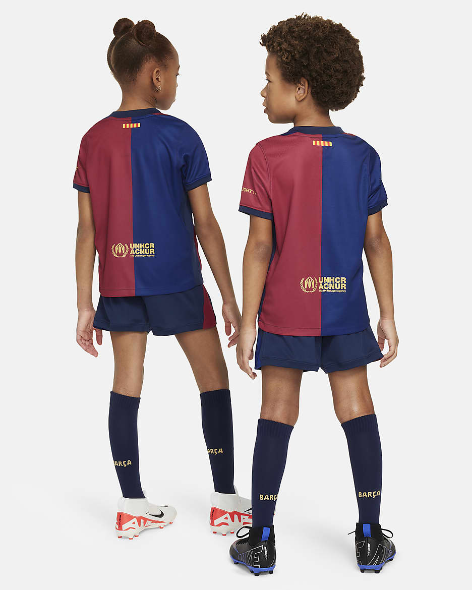 F.C. Barcelona 2024/25 Stadium Home
Younger Kids' Nike Football Replica 3-Piece Kit