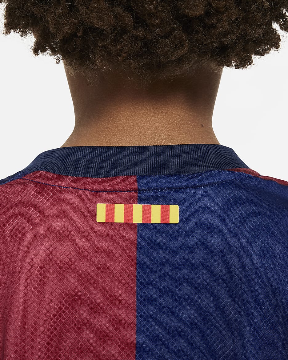 F.C. Barcelona 2024/25 Stadium Home
Younger Kids' Nike Football Replica 3-Piece Kit