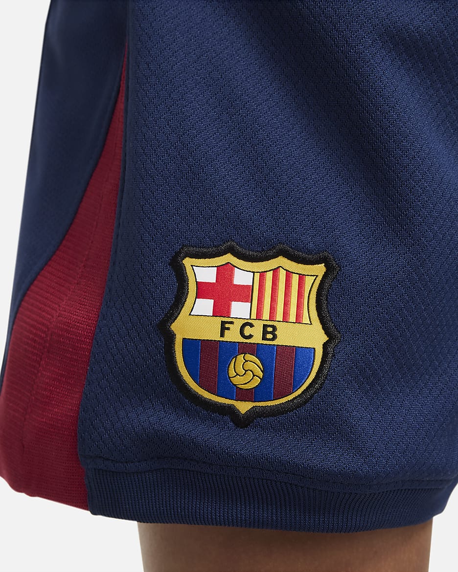 F.C. Barcelona 2024/25 Stadium Home
Younger Kids' Nike Football Replica 3-Piece Kit